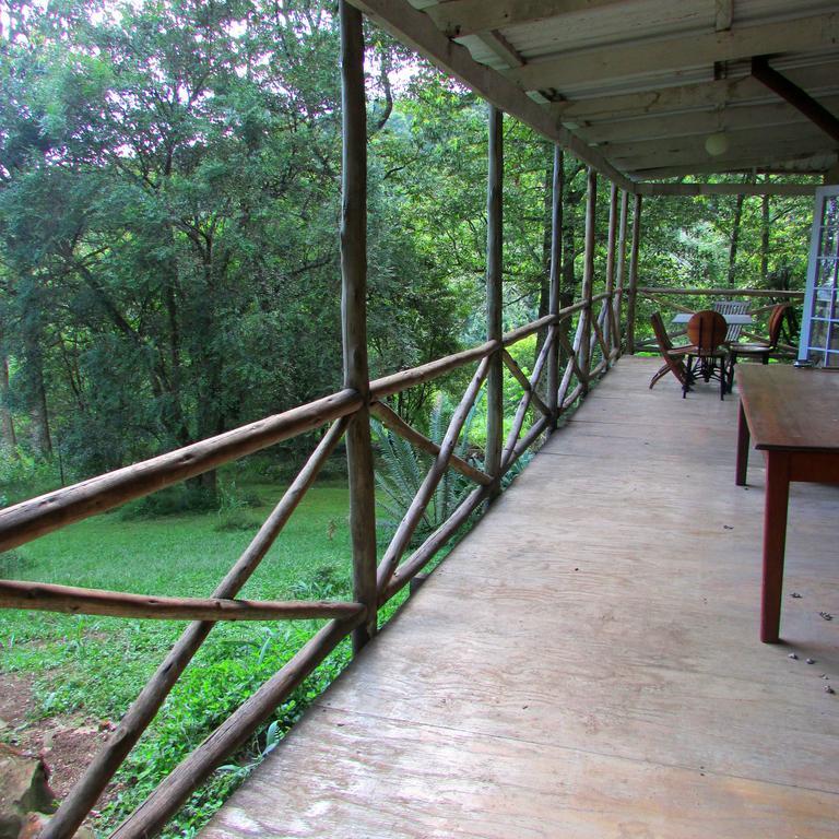 Old Pine Cabin Karkloof Yarrow 外观 照片