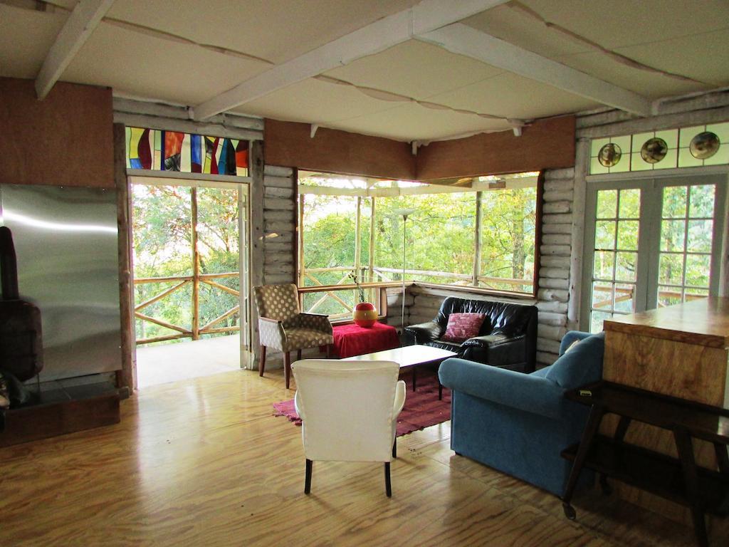 Old Pine Cabin Karkloof Yarrow 外观 照片